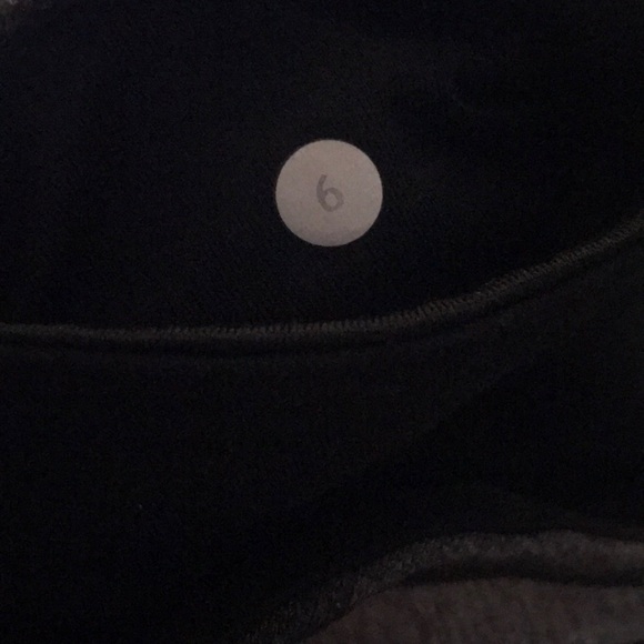 Lululemon Groove Crop Leggings Reversible Size 6 - Picture 10 of 10